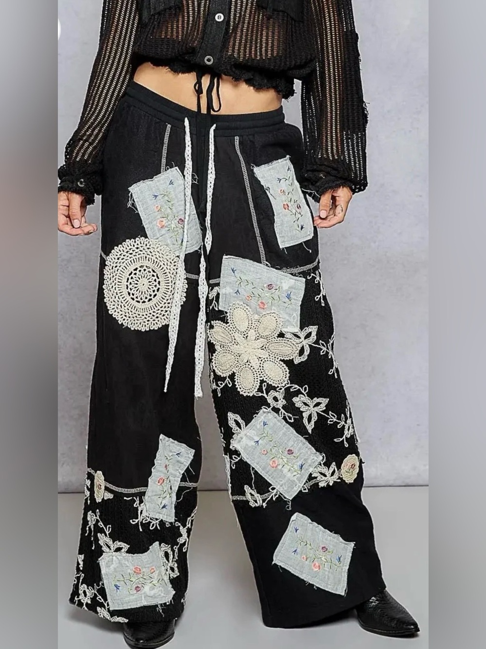 POL Black Wide-Leg Embroidered Patchwork Pants size Medium